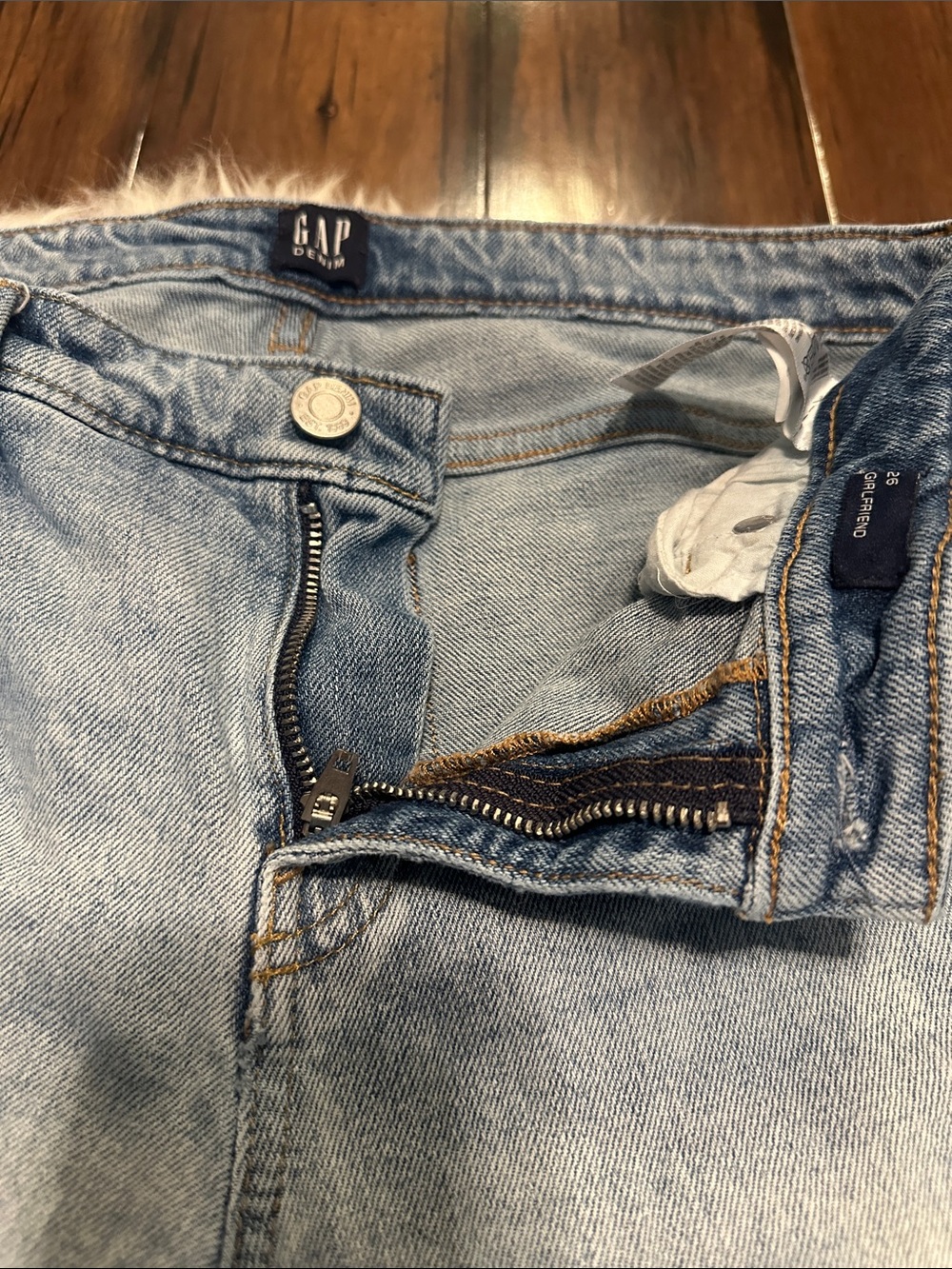 Worn once jeans - Picture 3 of 8